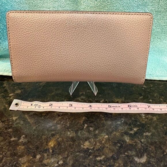 kate spade Handbags - Kate Spade Women's Gray Leather Wallet with Logo & Zipper Accents